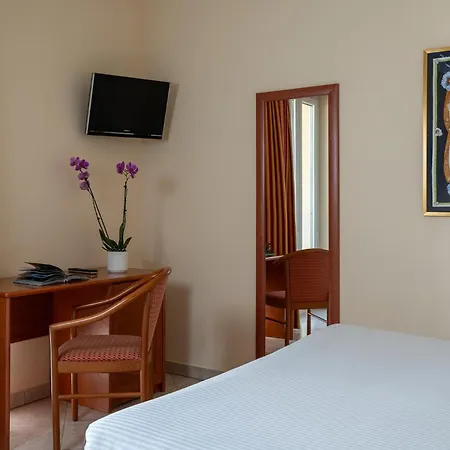 Hotel Regina 3*