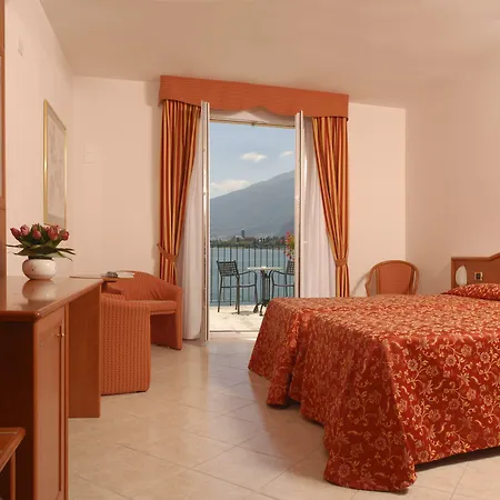 Regina Hotel 3*