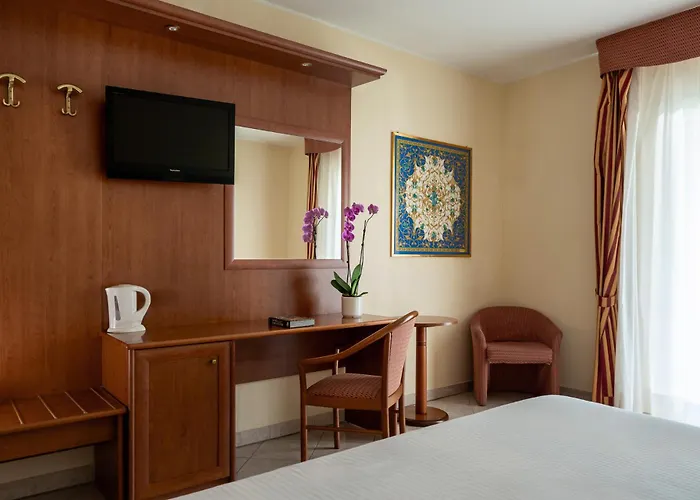 Regina 3* גראבדונה