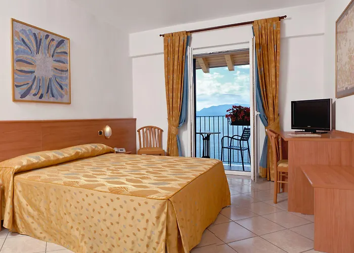 Отель Regina Граведона